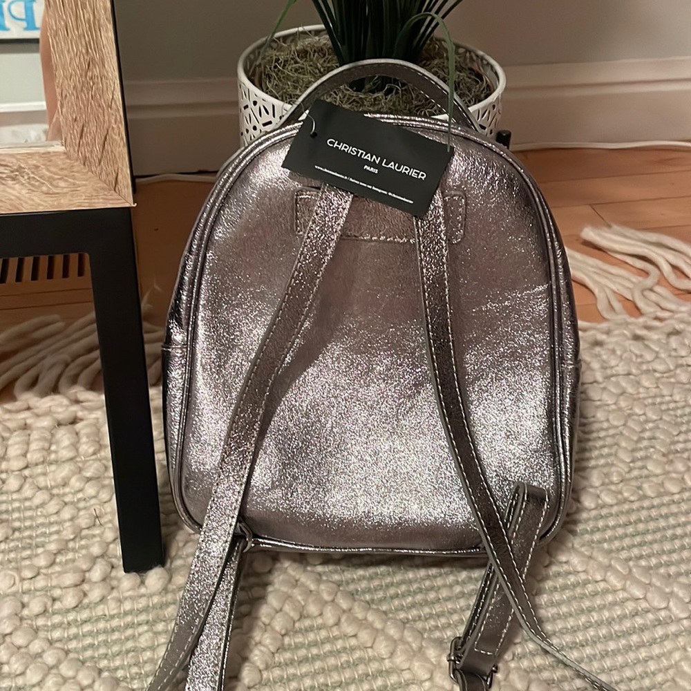 Silver backpack - Picture 2 of 7